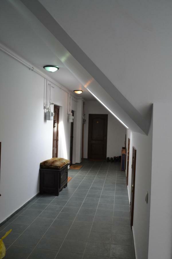 Apartament Golden Rose 1 บุชเตนี ภายนอก รูปภาพ
